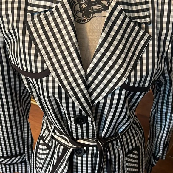 Gallery black and white lightweight raincoat only worn twice size L - Picture 5 of 7